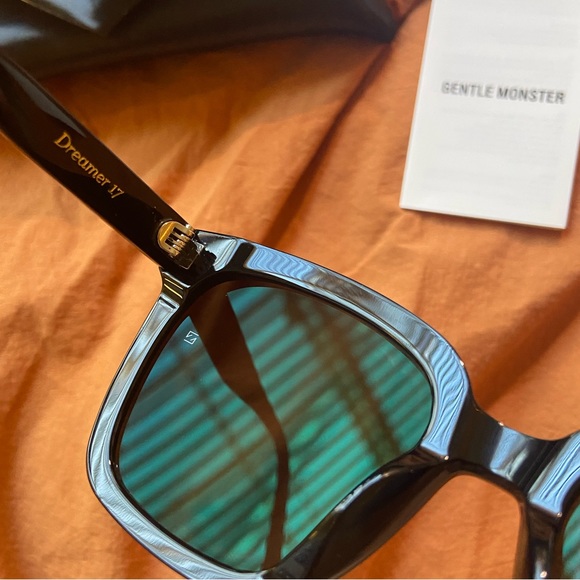 SOLD** GENTLE MONSTER DREAMER 17 01 Authentic Sunglasses - Picture 2 of 4